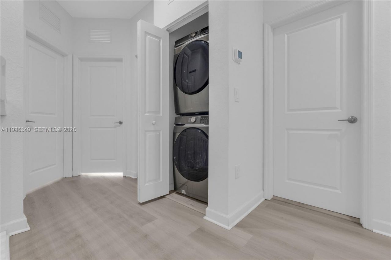 21068 NE 8th Ave, Miami, FL 33179 Photo