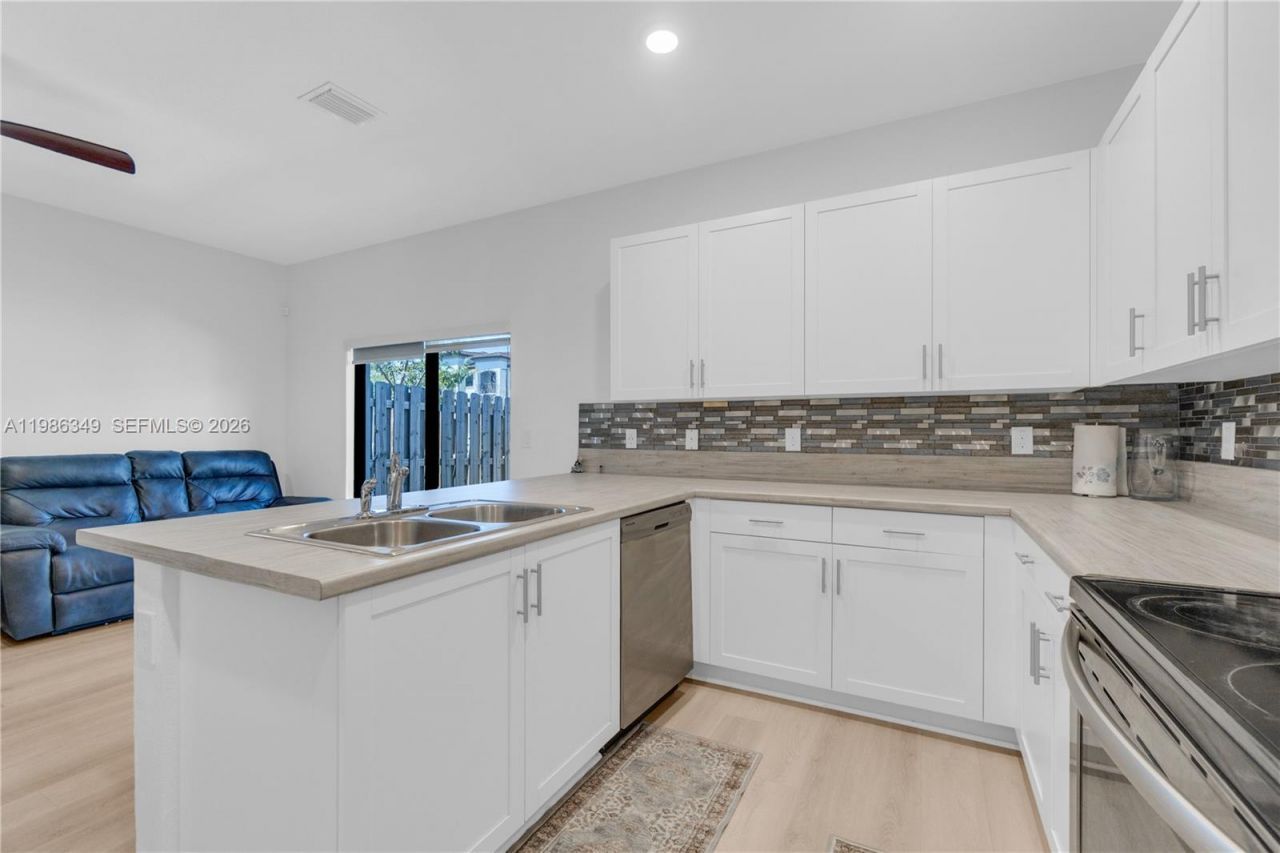 21068 NE 8th Ave, Miami, FL 33179 Photo