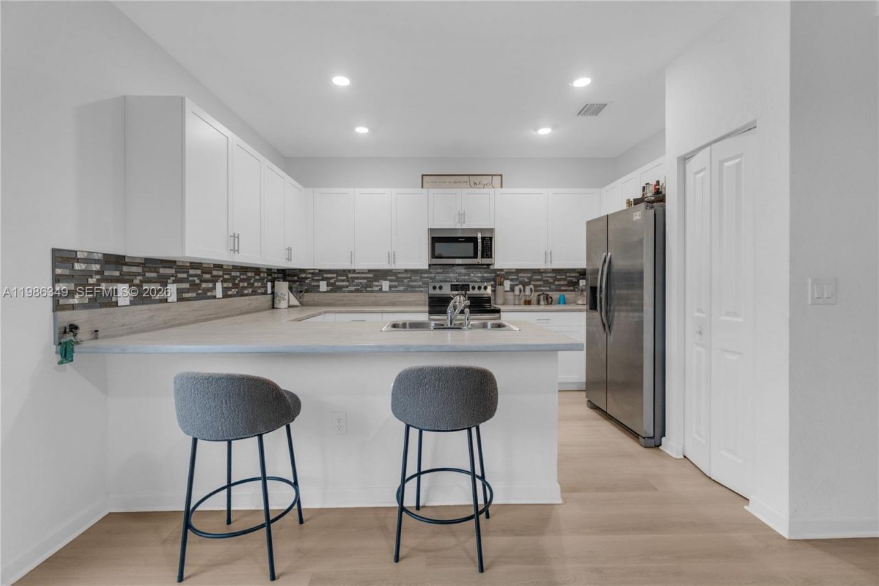 21068 NE 8th Ave, Miami, FL 33179 Photo