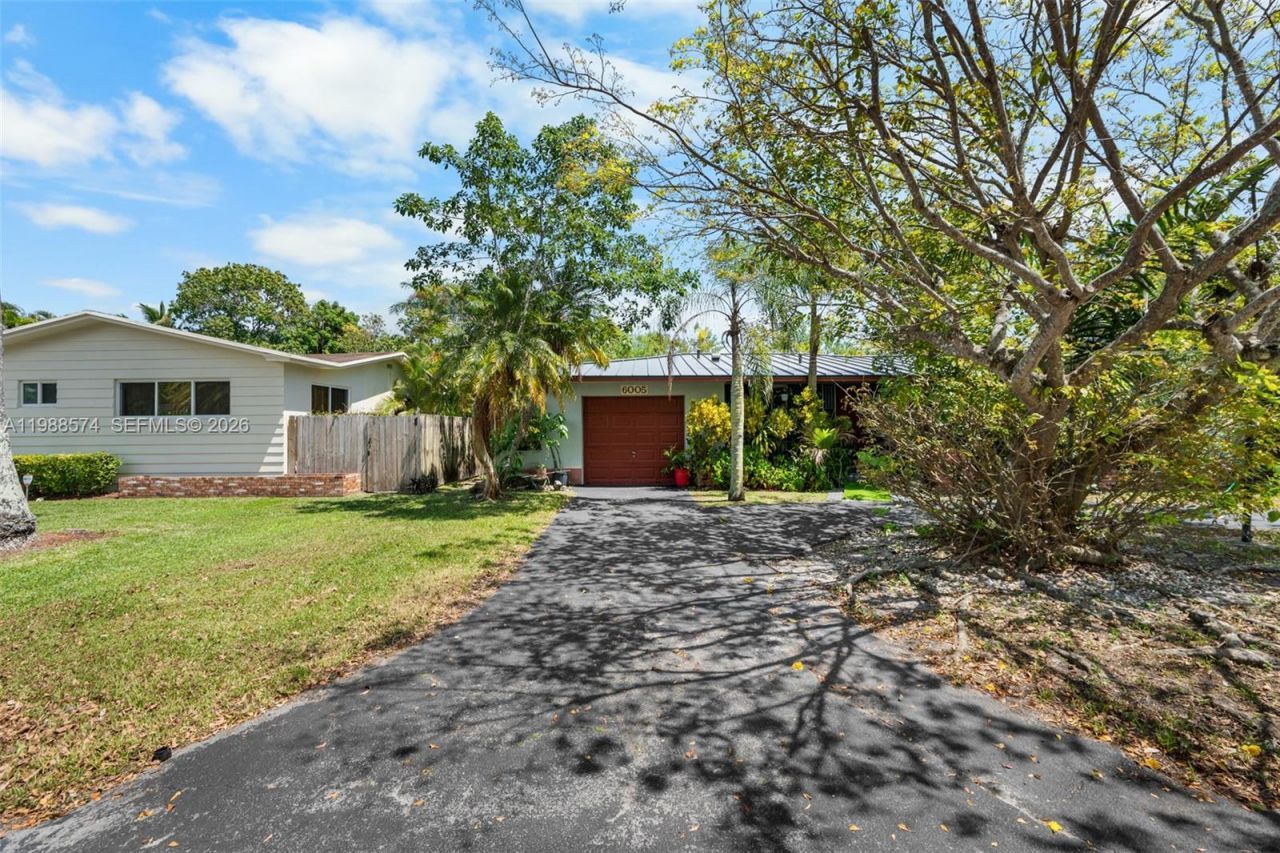 6005 SW 64th Pl , South Miami, FL 33143 Photo