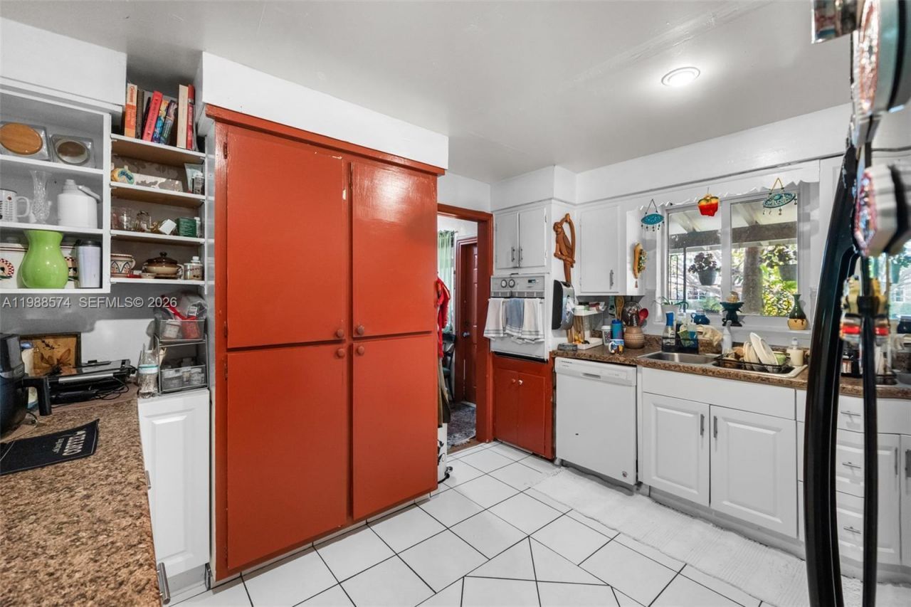 6005 SW 64th Pl , South Miami, FL 33143 Photo