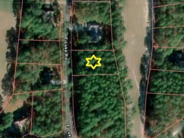 35 E Lake Road, Wagram, NC 28396