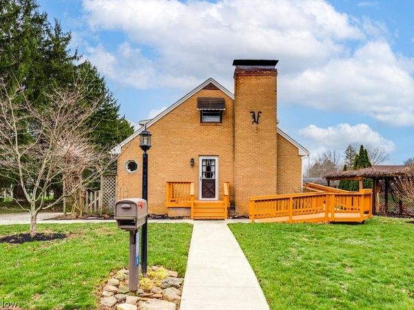 5918 Mapledell Street , Canton, OH 44718