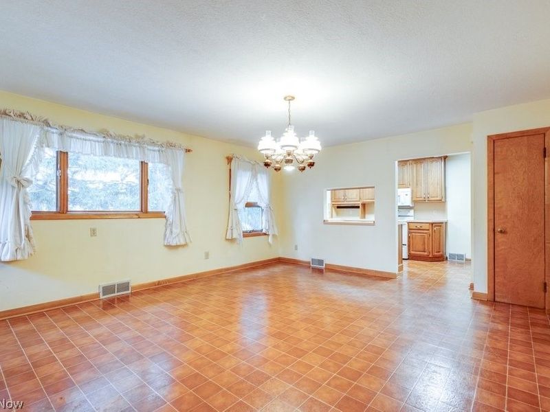 5918 Mapledell Street , Canton, OH 44718 Photo 11