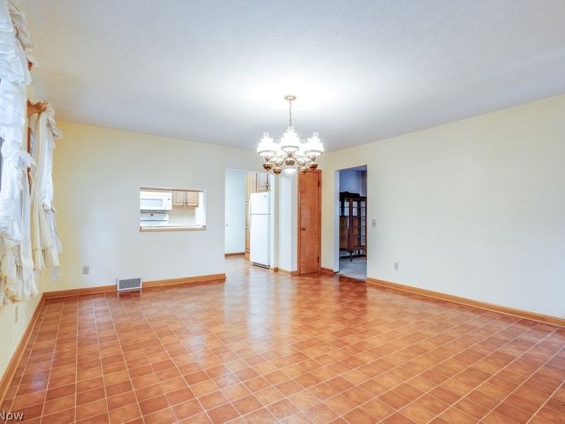 5918 Mapledell Street , Canton, OH 44718 Photo 12