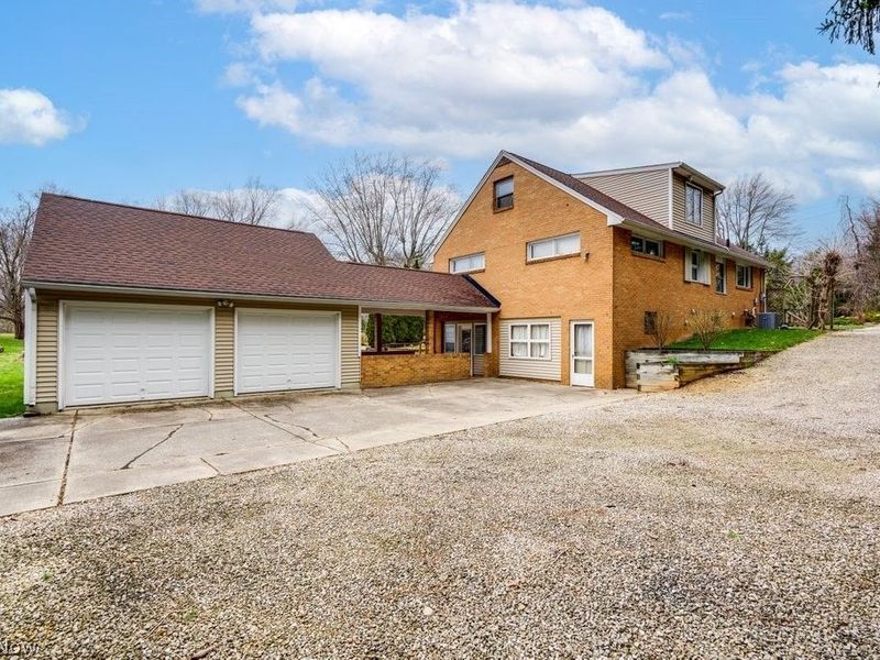 5918 Mapledell Street , Canton, OH 44718 Photo 5