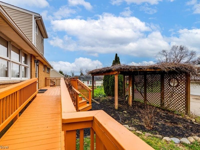 5918 Mapledell Street , Canton, OH 44718 Photo 9