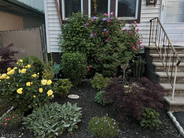 515 E Blancke St, Linden, NJ 07036