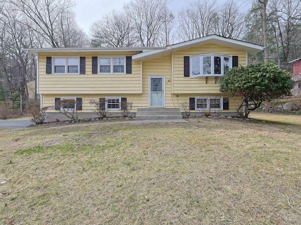 15 Nursery Road , Tuxedo Park, NY 10987