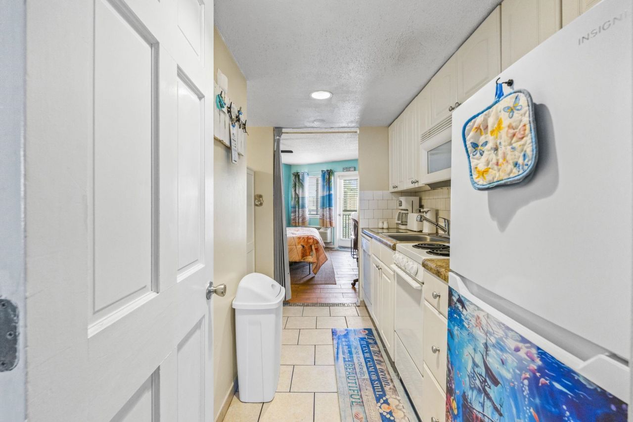 2001 S Ocean Blvd.  Photo 11