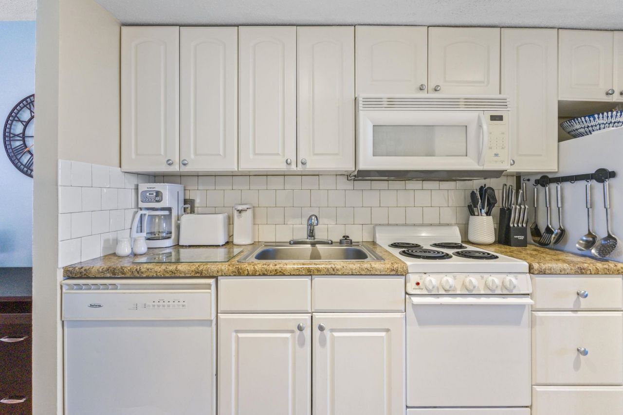 2001 S Ocean Blvd.  Photo 7