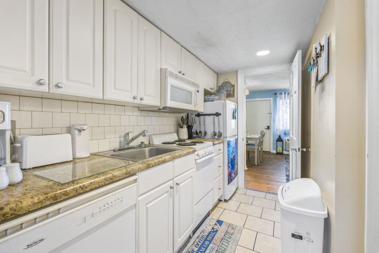 2001 S Ocean Blvd.  Photo 9