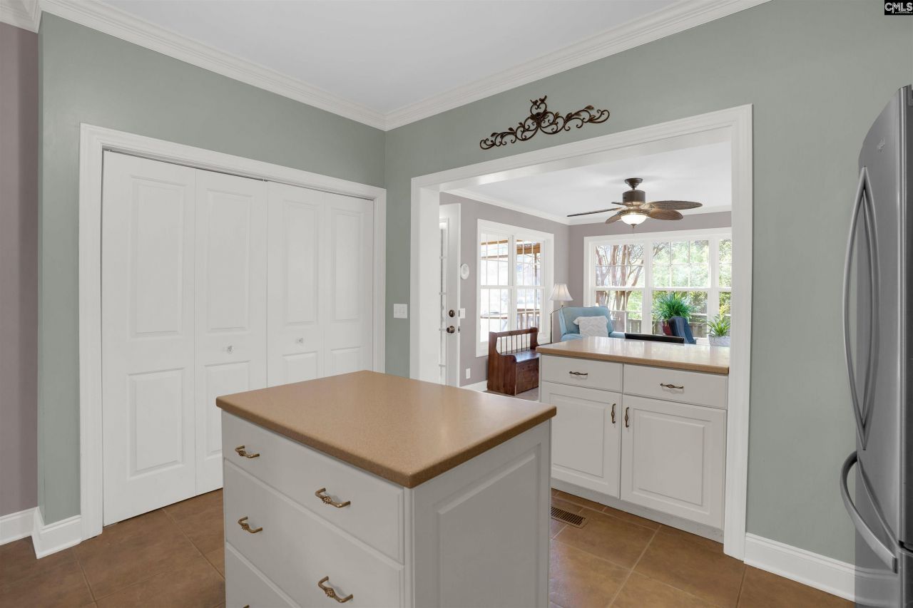 202 Lake Hilton Drive Photo 11