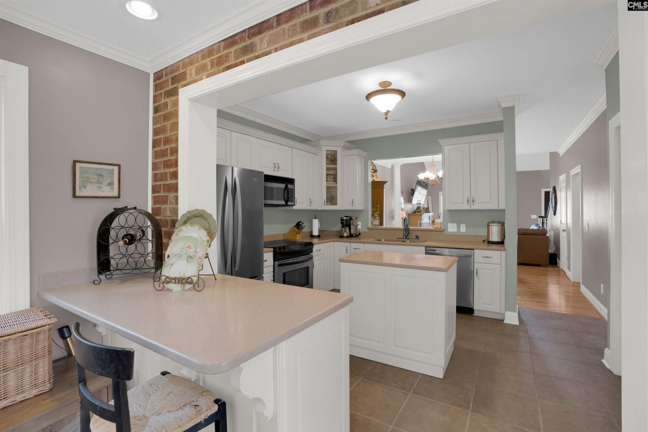 202 Lake Hilton Drive Photo 12