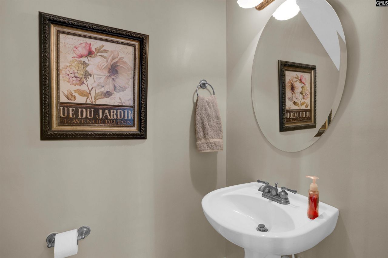 202 Lake Hilton Drive Photo 16