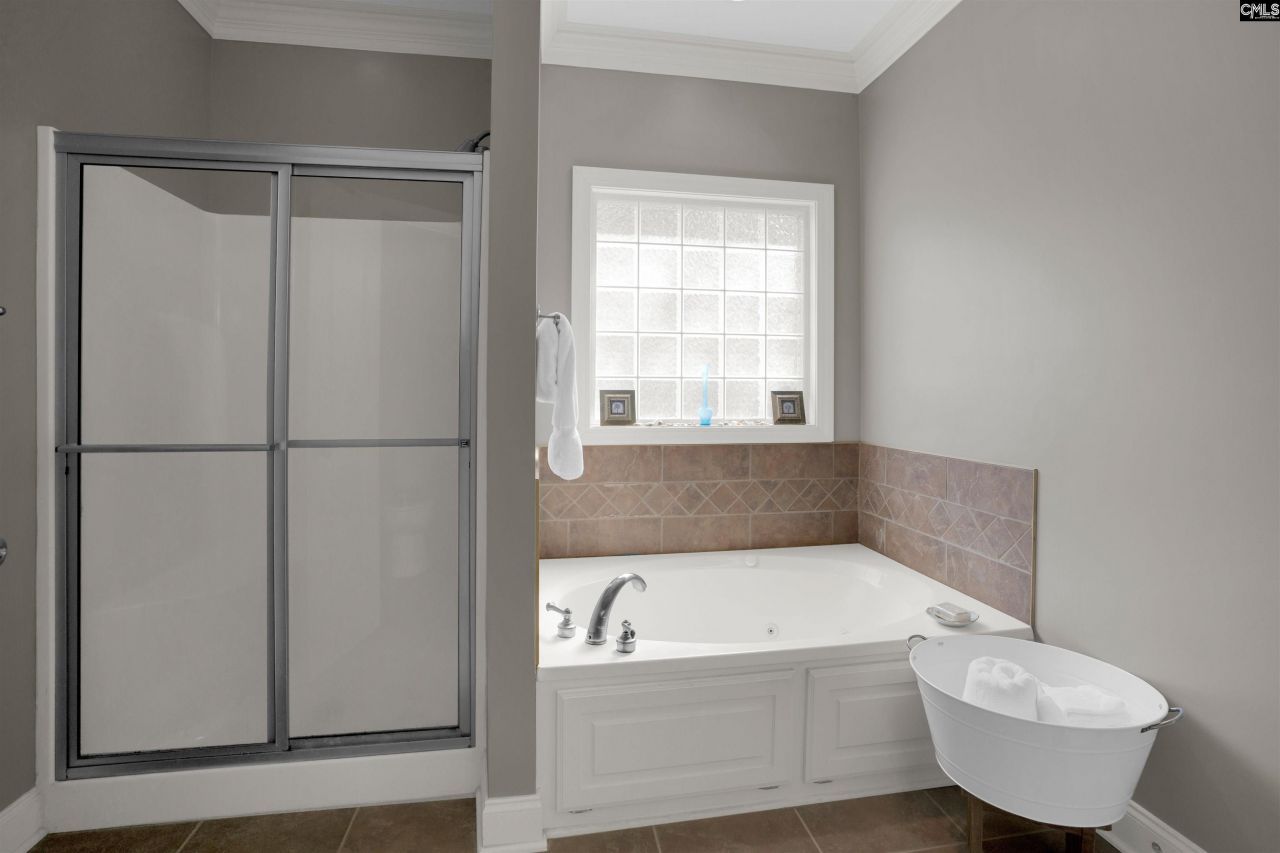 202 Lake Hilton Drive Photo 29