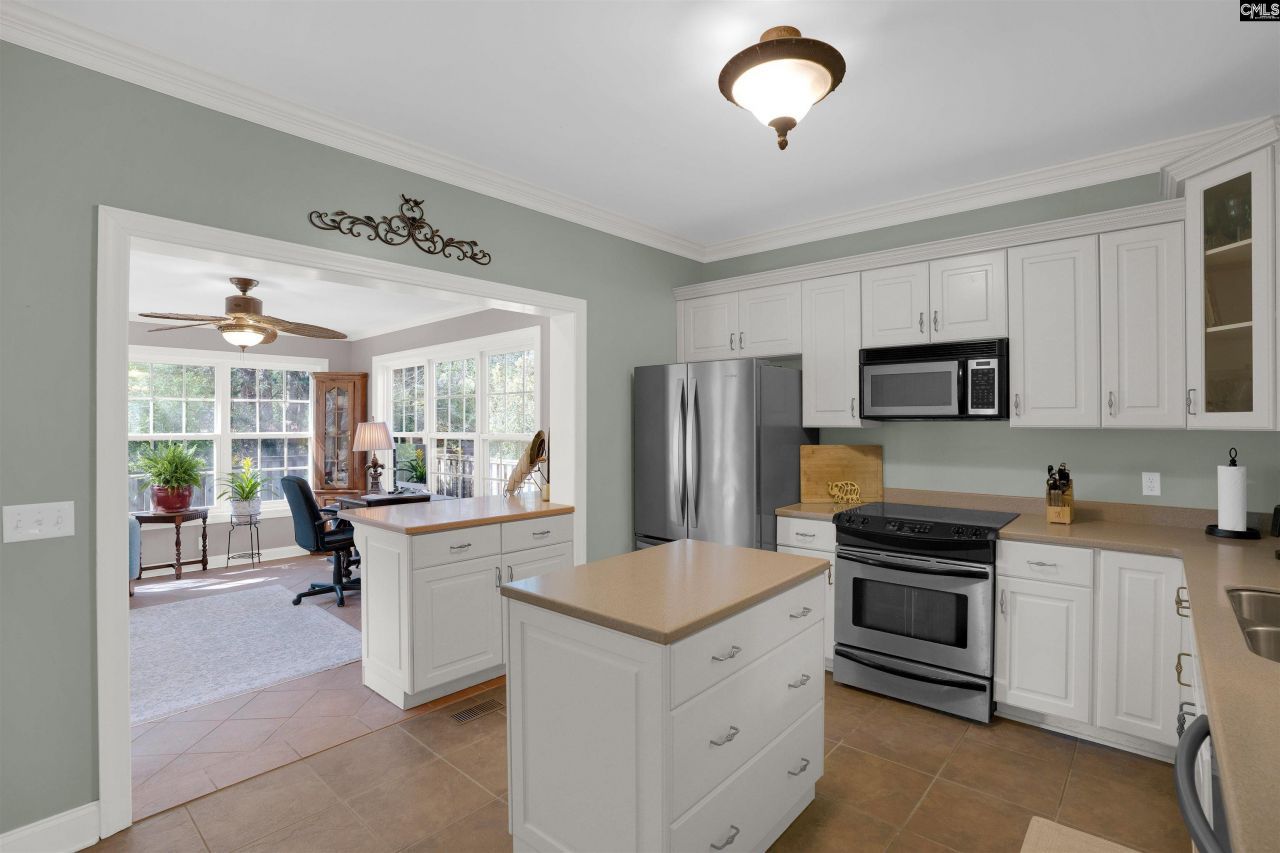 202 Lake Hilton Drive Photo 9