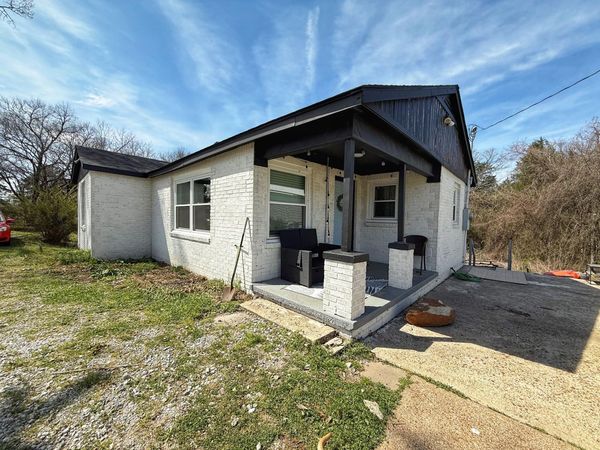 814 Heber Springs Road, Batesville, AR 72501