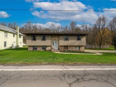 390 Ross Drive, Waynesburg, OH 44688