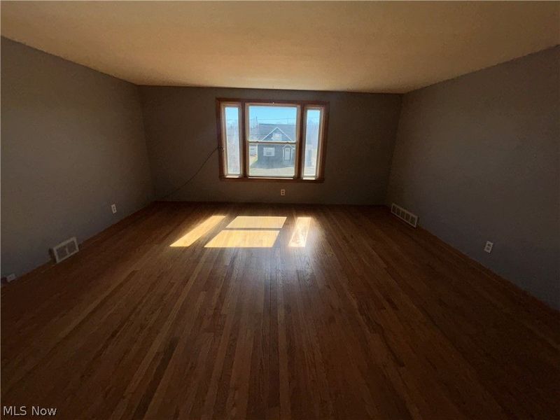 10925 McCracken Road , Garfield Heights, OH 44125 Photo 4