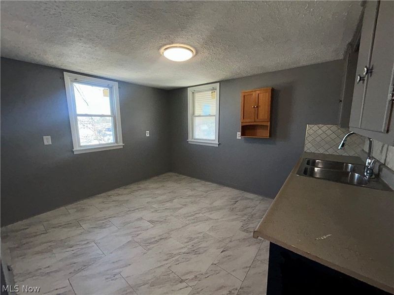 10925 McCracken Road , Garfield Heights, OH 44125 Photo 8