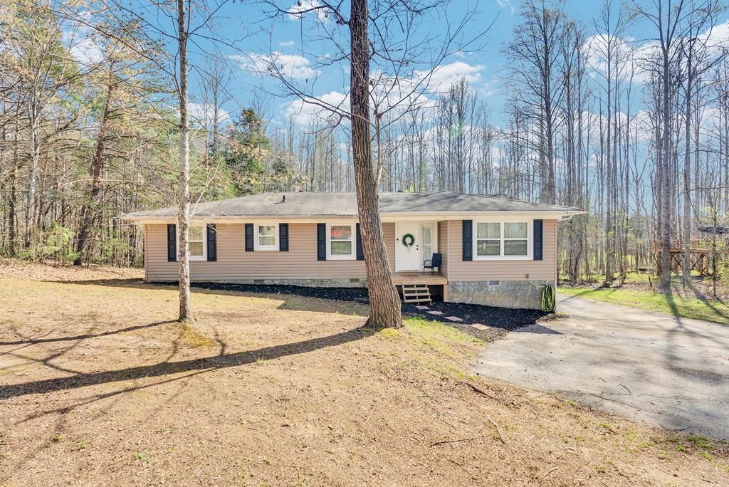 520 Hickory Ln, Sparta, TN 38583 Main Photo