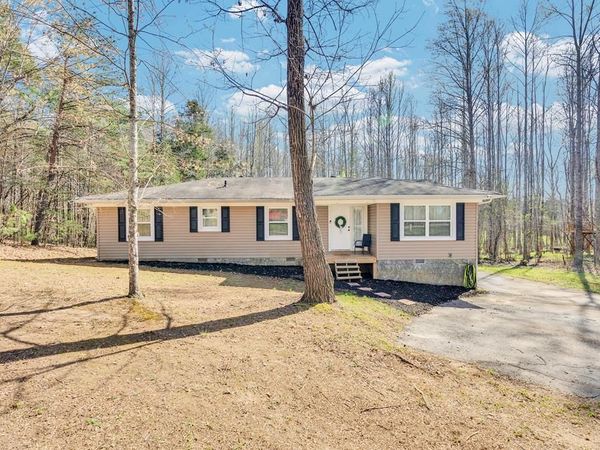 520 Hickory Ln, Sparta, TN 38583