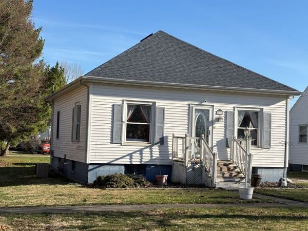 455 E Main Street , Sheldon, IL 60966