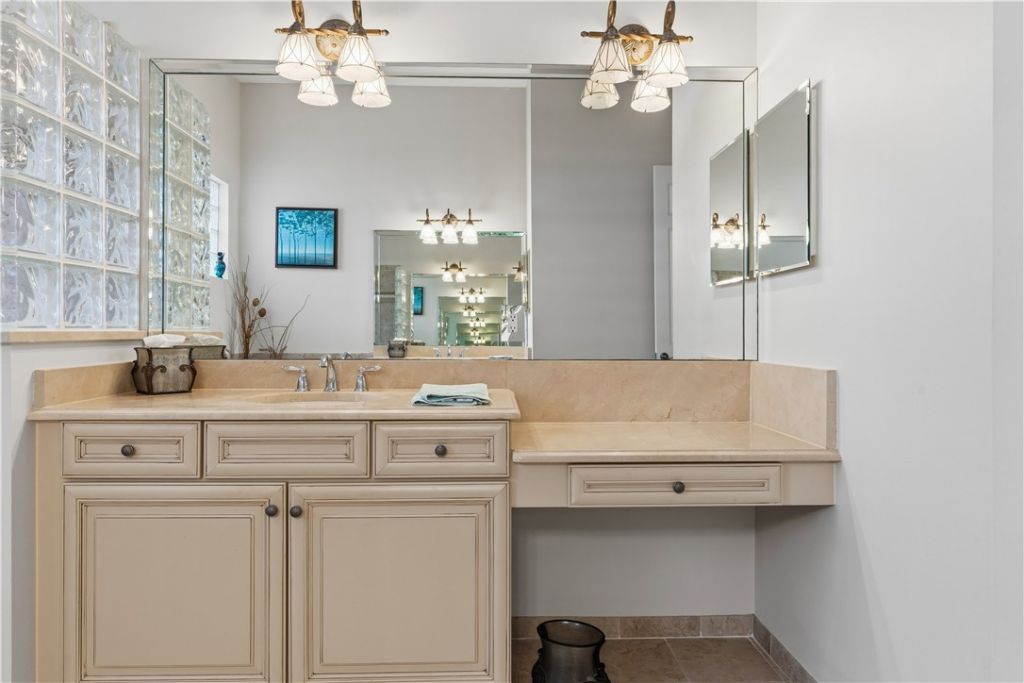 1360 S Village Square, Vero Beach, FL 32966 Photo