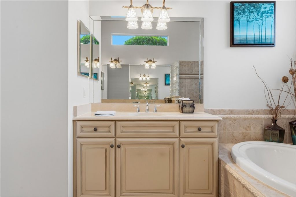 1360 S Village Square, Vero Beach, FL 32966 Photo