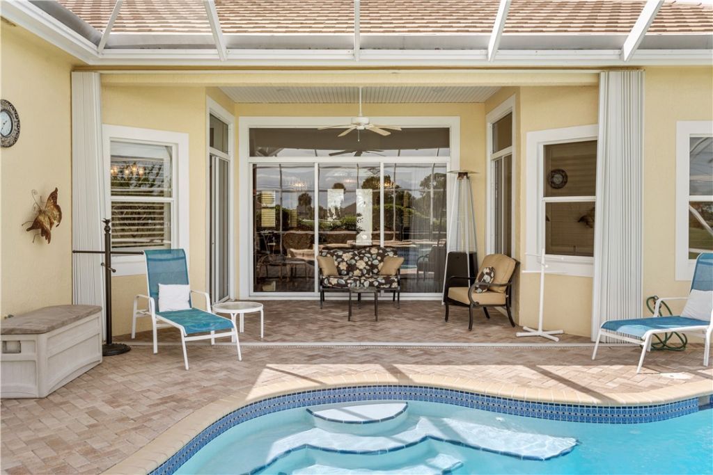 1360 S Village Square, Vero Beach, FL 32966 Photo