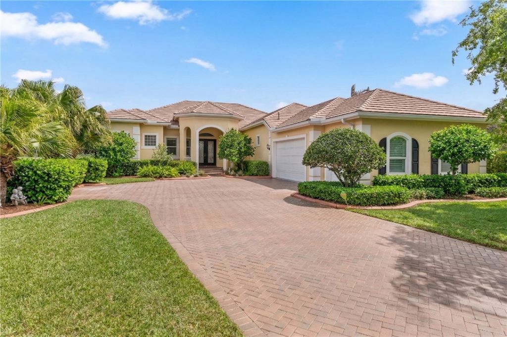 1360 S Village Square, Vero Beach, FL 32966 Photo