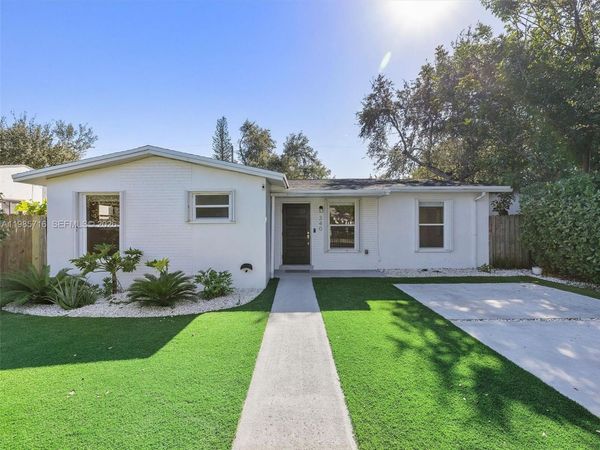 340 NW 45th St , Miami, FL 33127