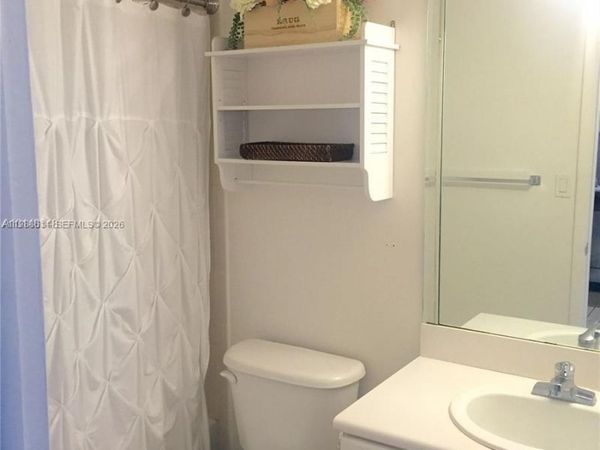 1455 N Treasure Dr , Unit 6D, North Bay Village, FL 33141