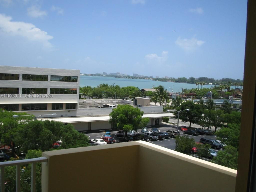 1455 N Treasure Dr , Unit 6D, North Bay Village, FL 33141 Photo