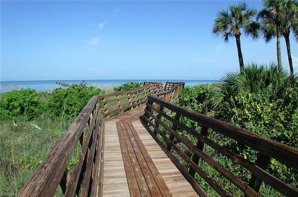 595 Serendipity Dr, Unit 595, Naples, FL 34108 Photo