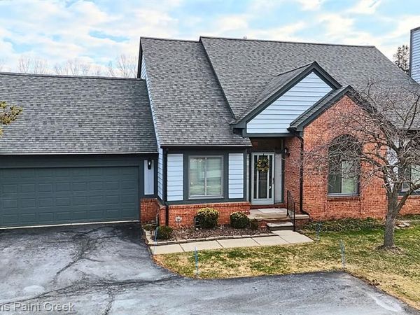 2799 Lochmoor Boulevard, Orion Twp, MI 48360