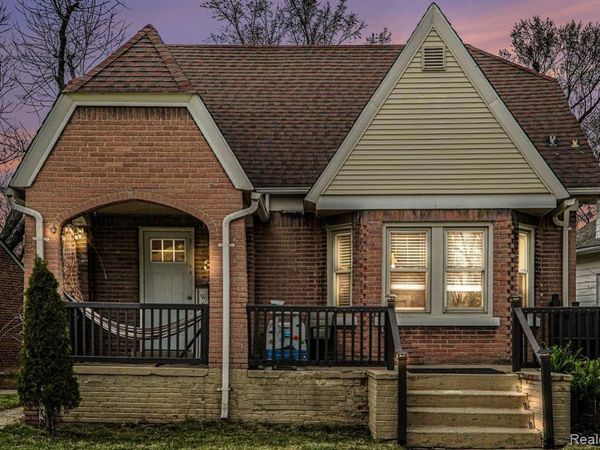 39 Neome Drive, Pontiac, MI 48341