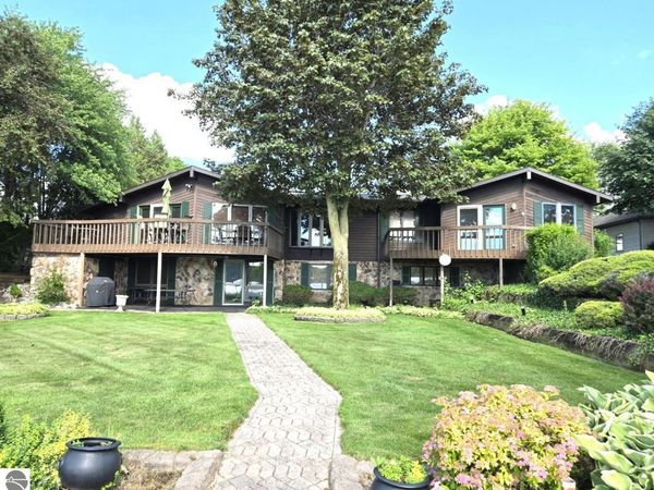 1116 Fairway Drive, Lake Isabella, MI 48893