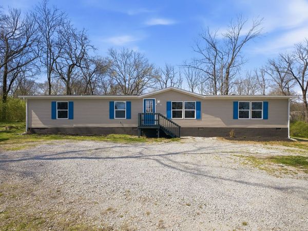 456 Mooresville Pike , Columbia, TN 38401