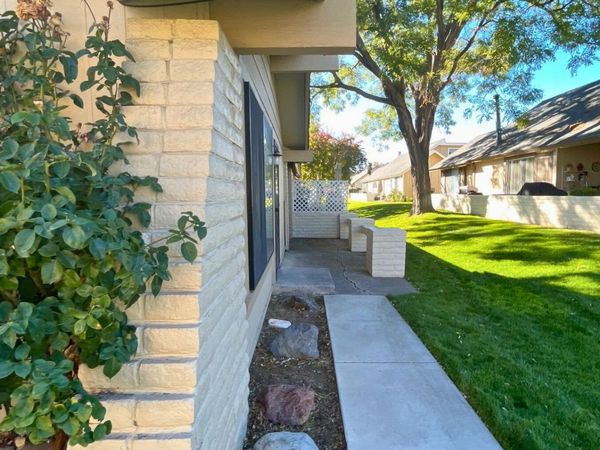 1664 Manchester Way, Sparks, NV 89431