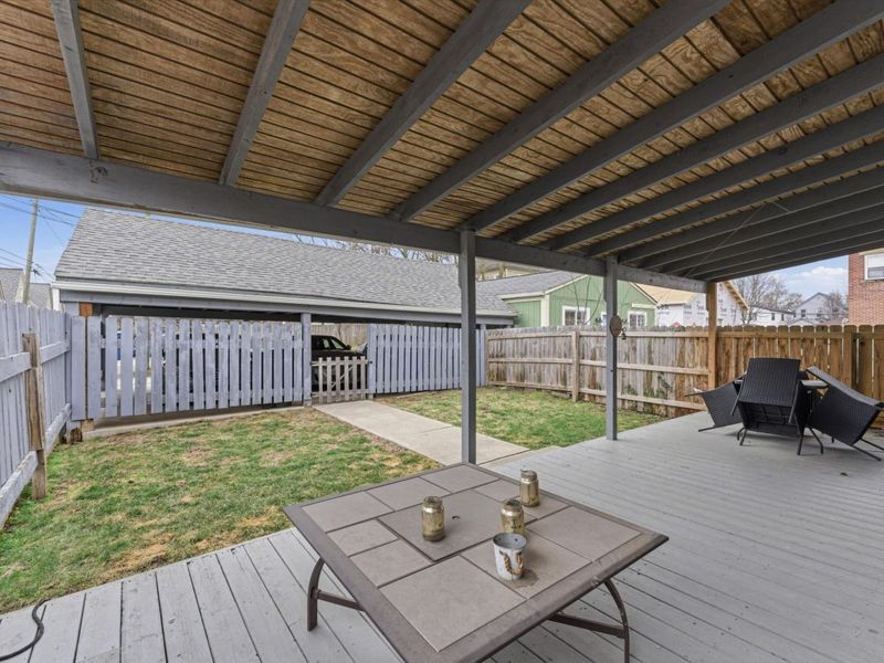 526 W 1st Avenue , Columbus, OH 43201 Photo 8