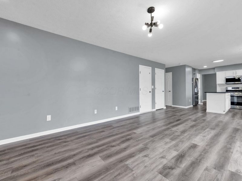 8690 Kirkland Drive , Lewis Center, OH 43035 Photo 10