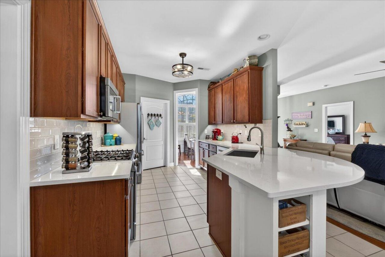 307 Carriage Wheel Road Photo 11