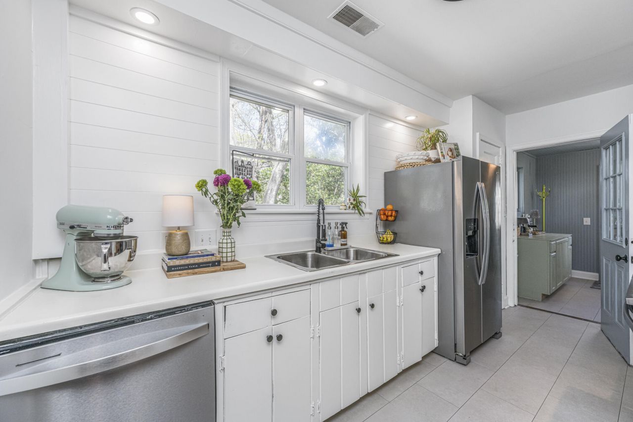 6 Stratford Road Photo 11