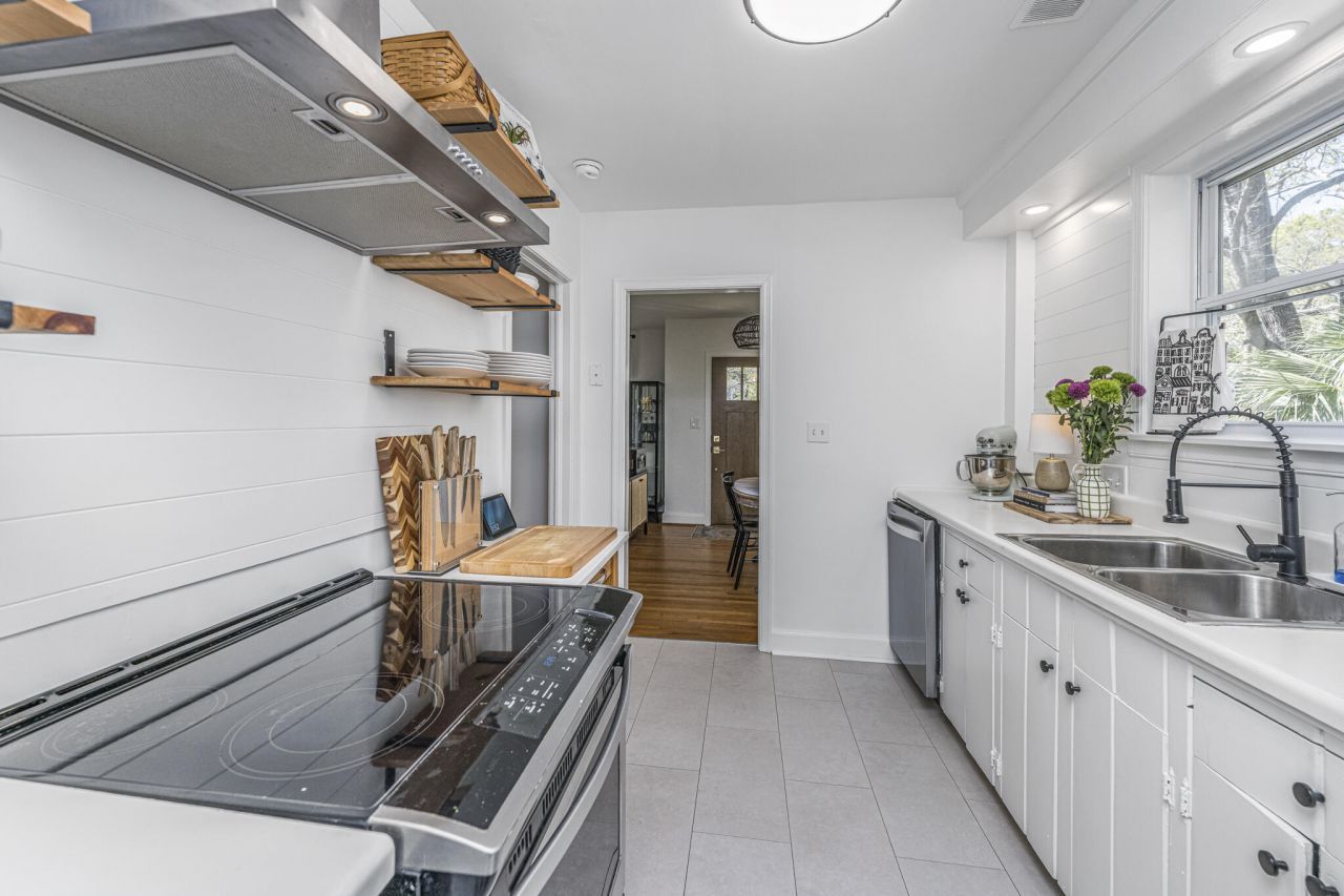 6 Stratford Road Photo 12