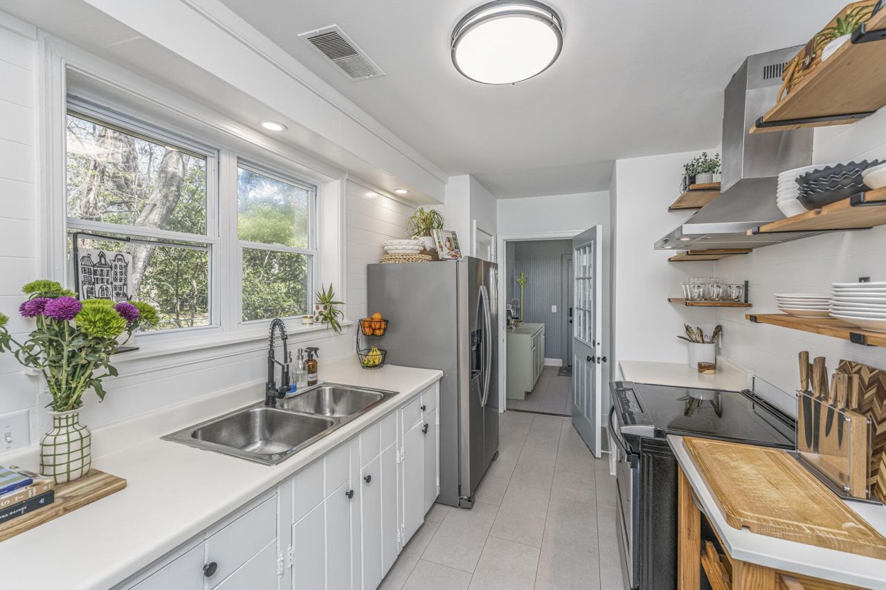 6 Stratford Road Photo 14