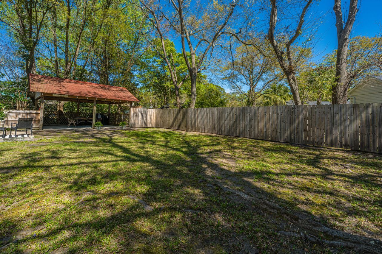 6 Stratford Road Photo 30