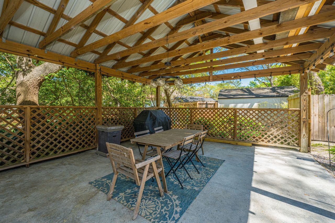 6 Stratford Road Photo 33