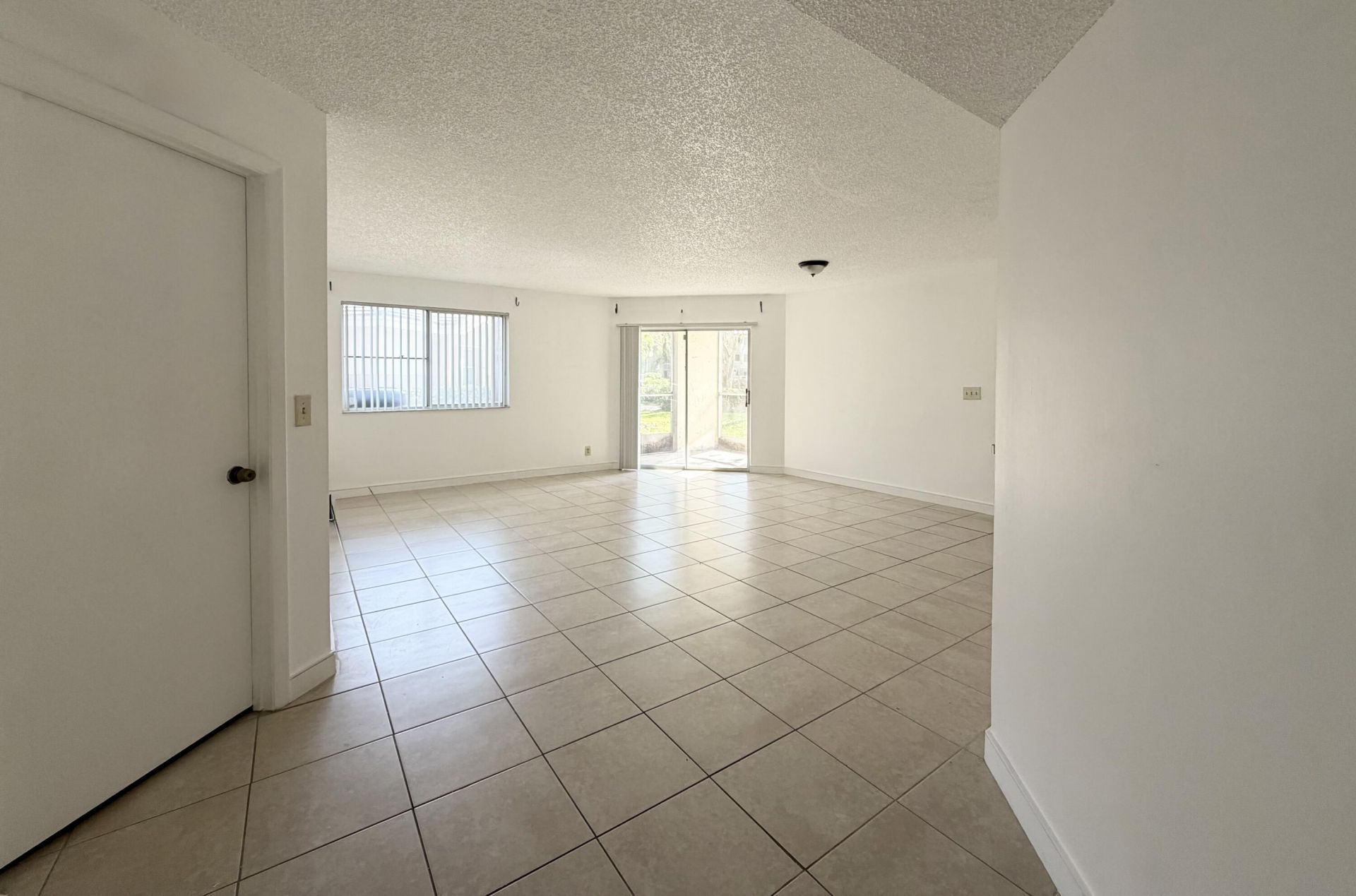 9977 Westview Drive, Unit 111, Coral Springs, FL 33076 Photo